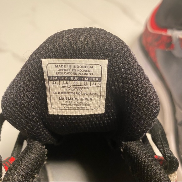 Under Armour Youth (Boys) Running Shoes - Picture 6 of 6